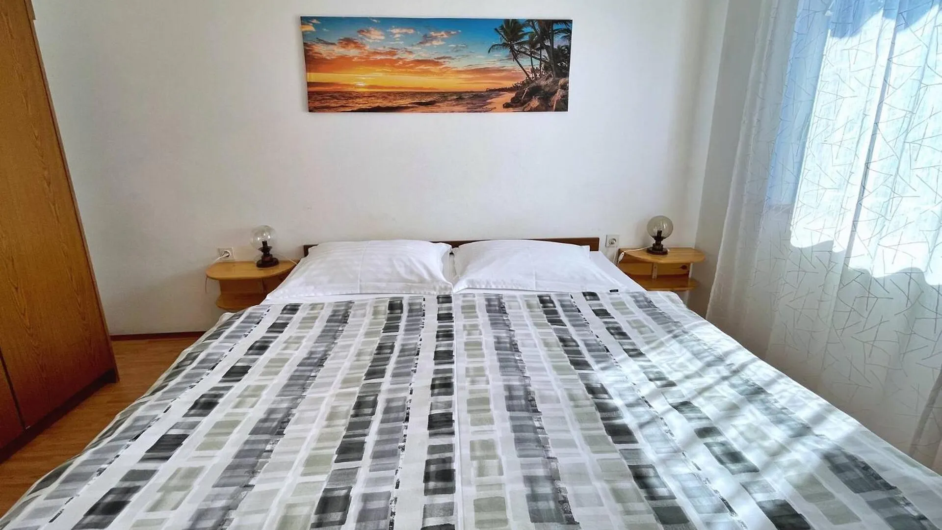 Apartments Srdoc Šilo 3*,