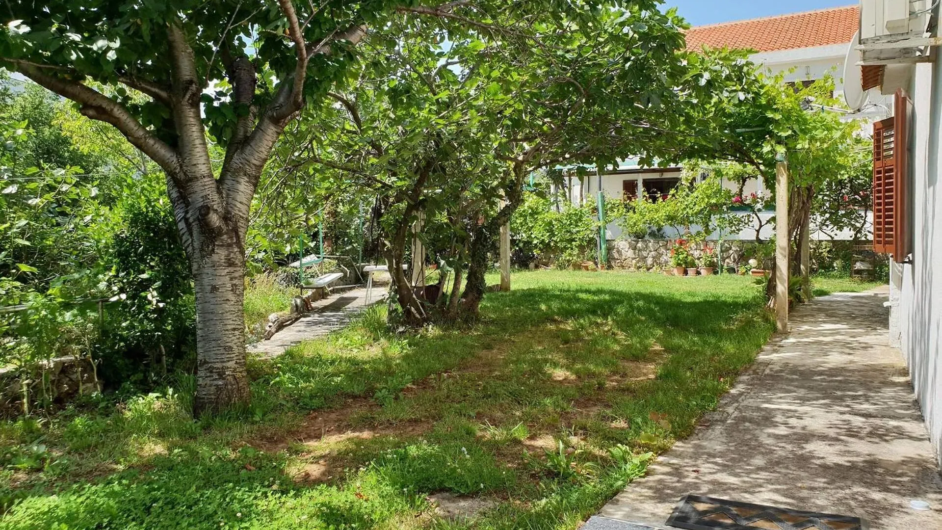 Apartments Srdoc Šilo 3*,  Kroatien